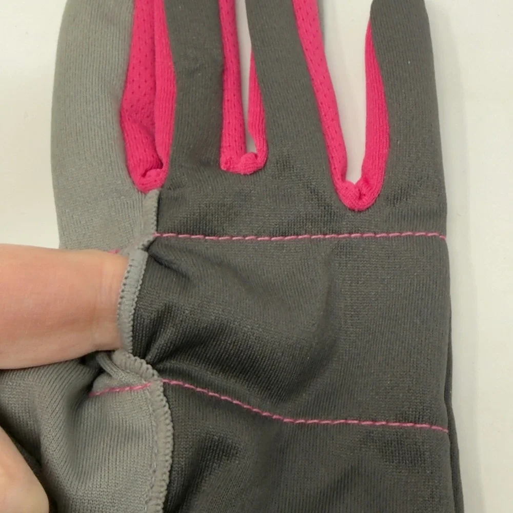 Nike Fit Dry Women Size Medium Running Gloves Grey Pink GX0040-078 Key Pocket